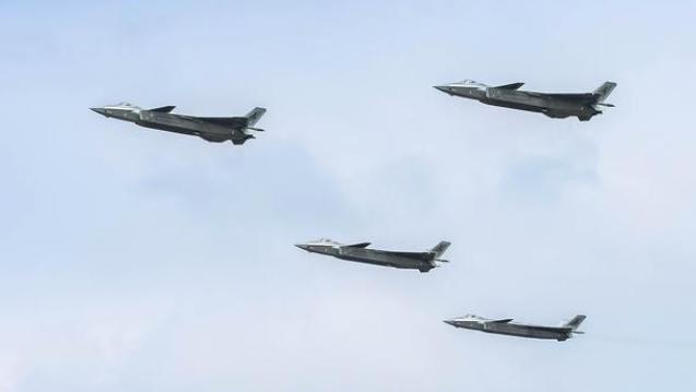 美军F35终于可以“大象漫步”了,我们歼20真的没有这种能力吗?